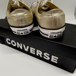 Converse Chuck Taylor All-Star Ox
Light Gold Metallic Unisex